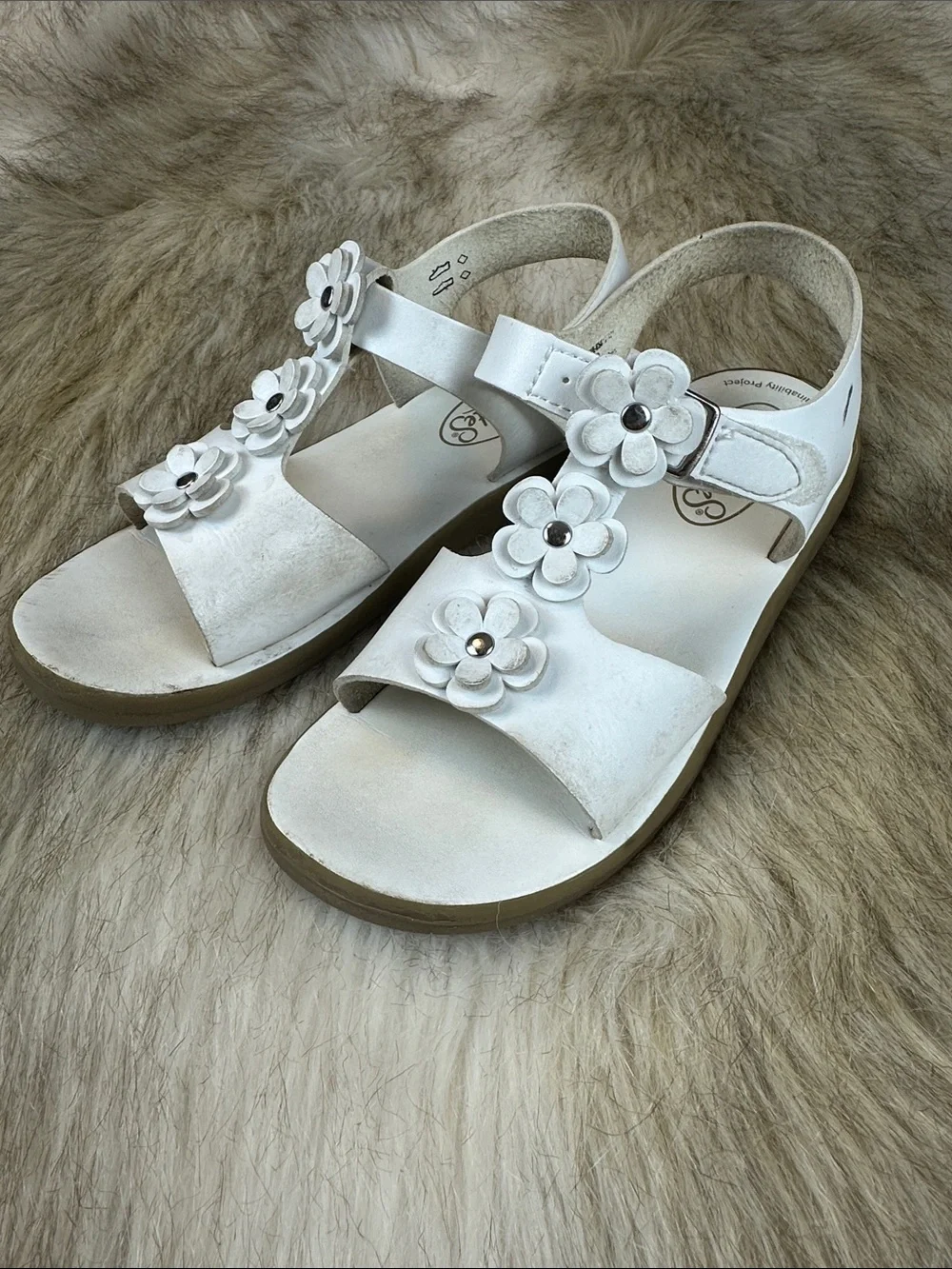 FootMates Jasmine Girls Size 1 White Leather Floral Sandals